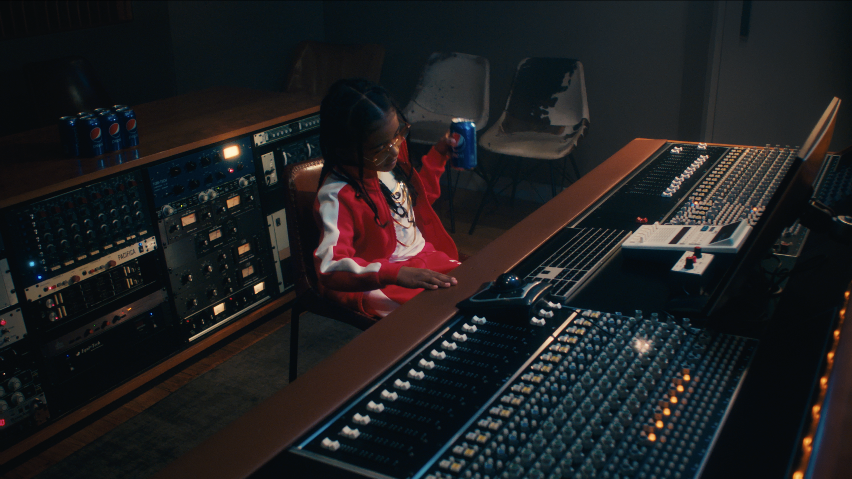 Pepsi commercial  -  mixing console